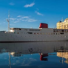 Botel Marina