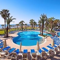 Golden Bay Beach Larnaka