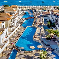 Costa Lindia Beach