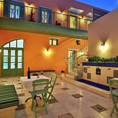 Efchi Suites 1904