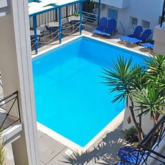 Renia Apartments