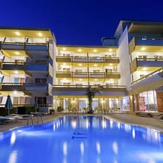 Trianta Apartments