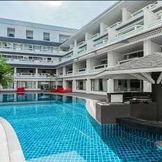 Radisson RED