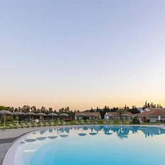 S Arena Beach Oasis