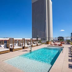 Canopy by Hilton Madrid Castellana ex Holiday Inn Madrid Bernabeu