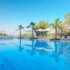 Gava Waterman Milna Resort