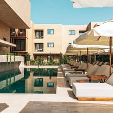 M Boutique ex Daphne