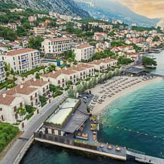 Huma Kotor Bay
