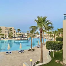 Ivy Cyrene Island Resort