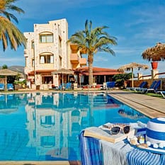 Danelis Studios Apartments