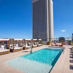 Canopy by Hilton Madrid Castellana ex Holiday Inn Madrid Bernabeu