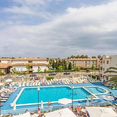 Caprice Isabel Aparthotel