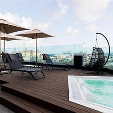 Puerto de la Luz by Pierre Vacances