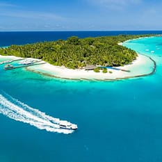 Kuramathi Island Resort Village Cottage and Lagoon