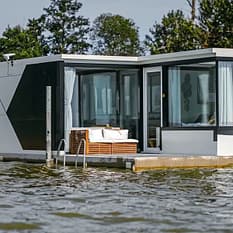 HT Houseboats