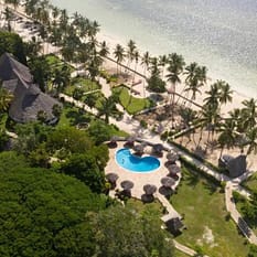 Antonio Beach Tree House Spa